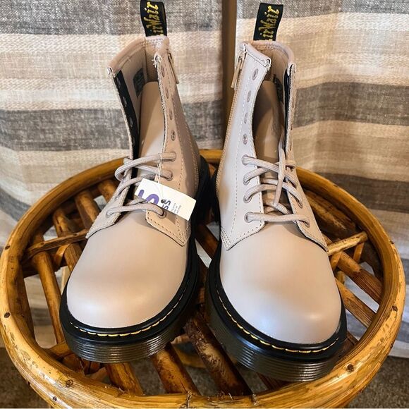 Doc Martens Vintage Taupe Combat Boots Size‎ 3 - Picture 3 of 9